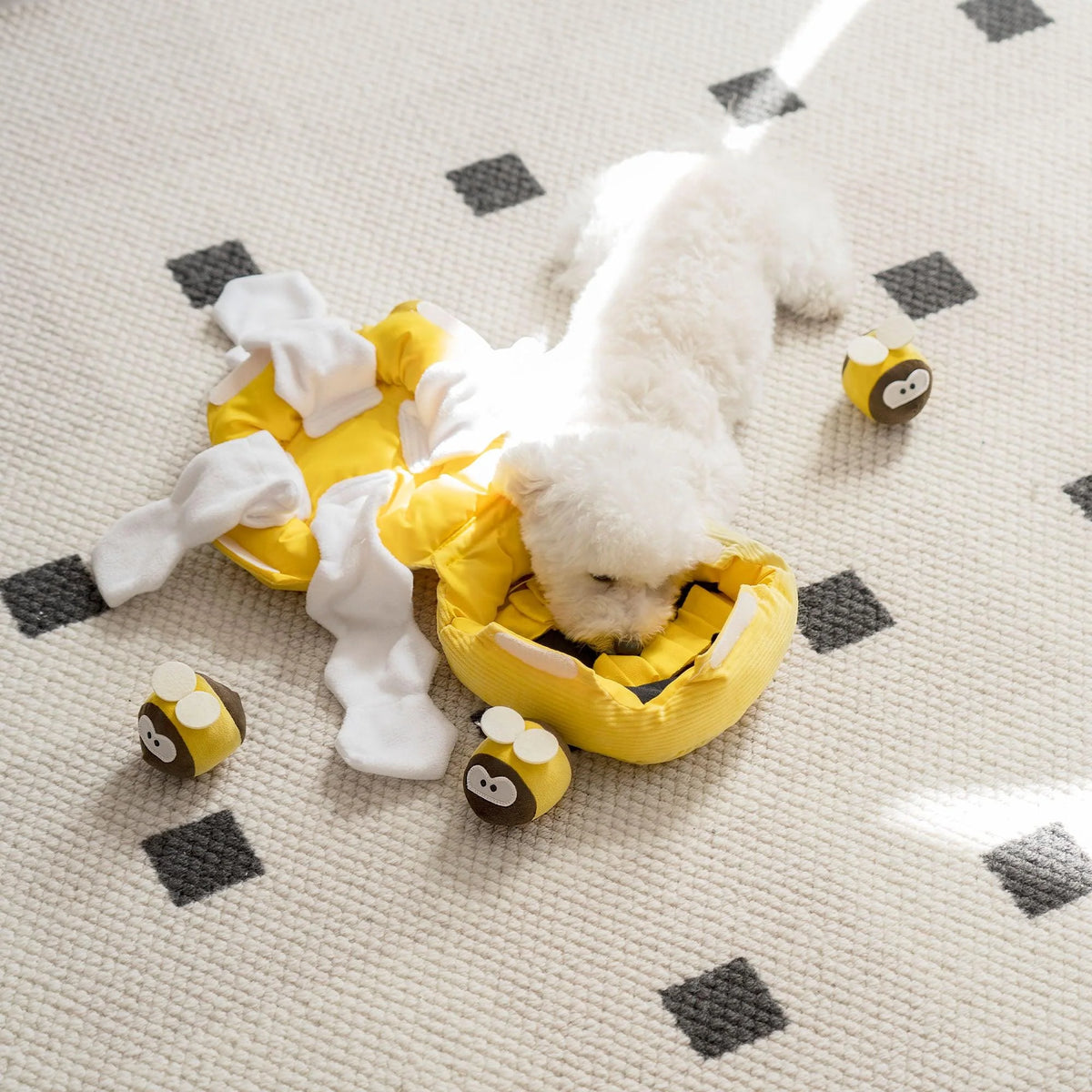 Honey Bee Comb Pet Food Leakage Hiding Toy